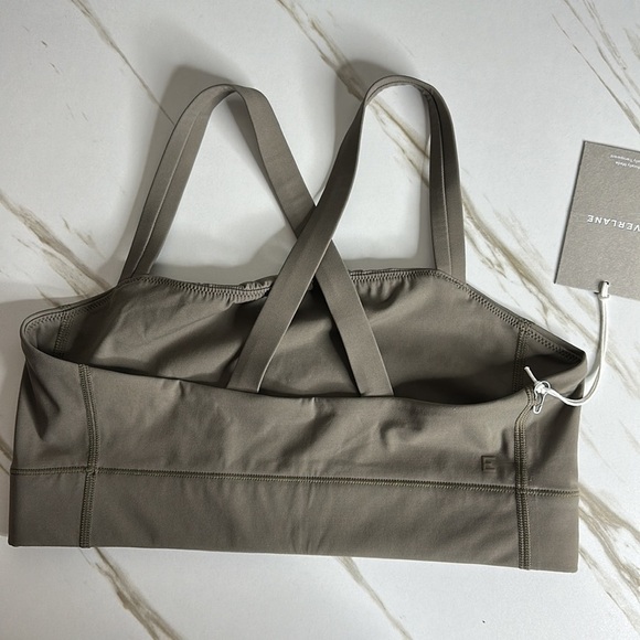 Everlane The Perform Cropped Top NWT in Dark Taupe (Grey)-SOLD OUT ONLINE - Picture 7 of 8